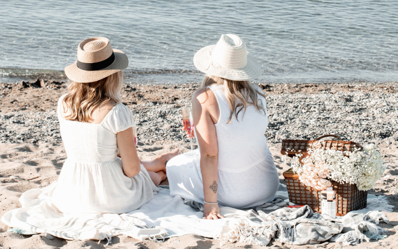 Summer Essentials: Top 8 Must-Have Natural Products for the Season
