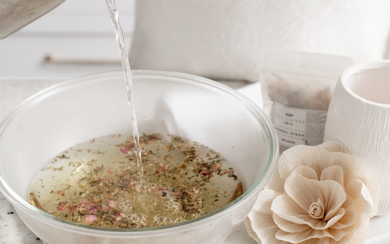 Herbal Steam: Unlocking Radiance and Relaxation